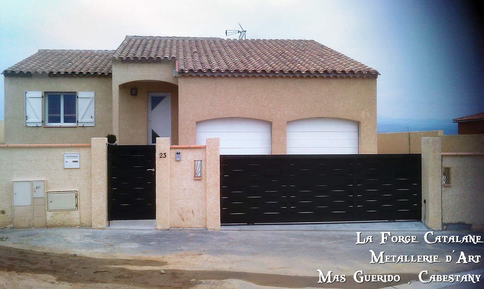 Portail tole effet lames tressees vannerie sans tube forge catalane 16.jpg